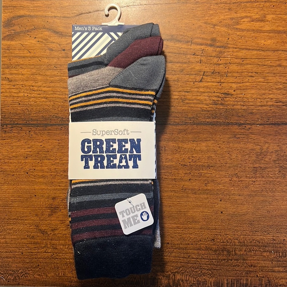 SuperSoft Green Treat Dress Socks (3 pack)